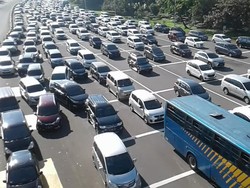 H+1 Lebaran, Antrean Gerbang Tol Ciawi Mengular 3 Km
