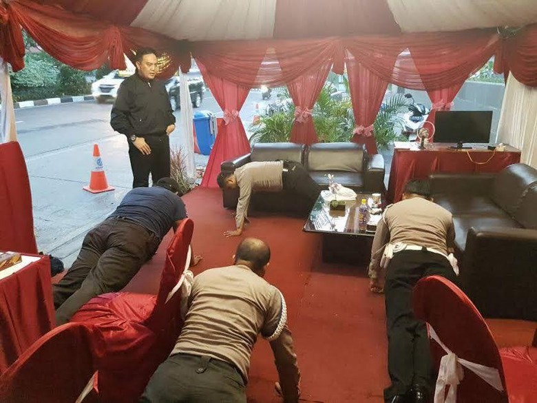Kemarahan Kapolrestabes Surabaya Saat Patroli, Ini Ceritanya Kemarahan Kapolrestabes Surabaya Saat Patroli, Ini Ceritanya