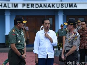 Melihat Jaket Jokowi: Dari Bomber Sampai The Flash