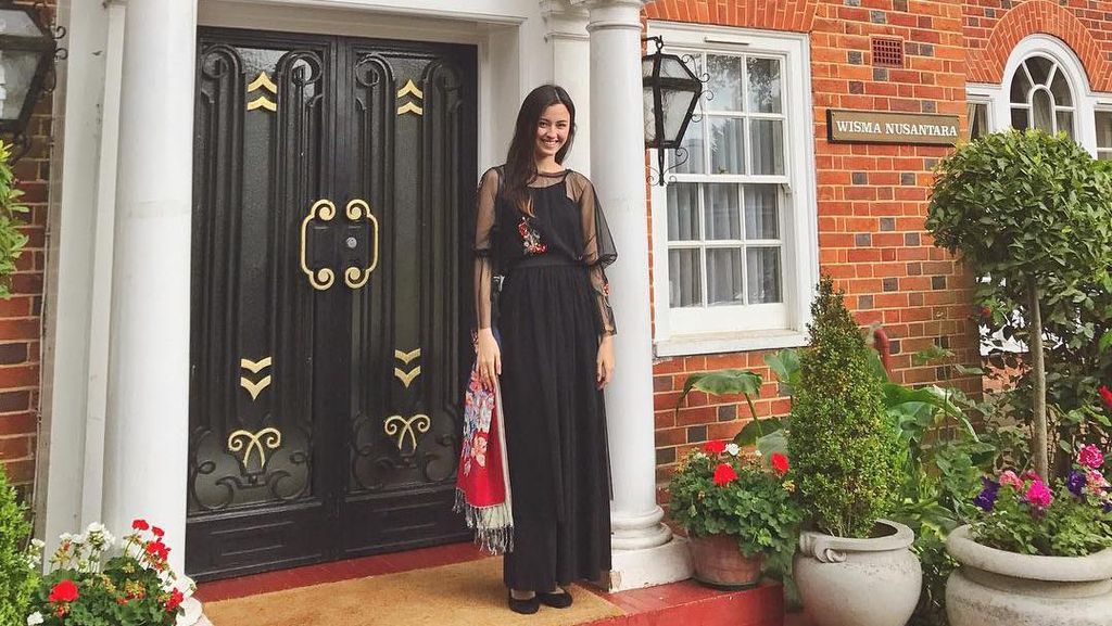 Gaya Kimberly Ryder Rayakan Lebaran di KBRI London Gaya Kimberly Ryder Rayakan Lebaran di KBRI London