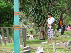 Jelang Ramadhan, Peziarah di TPU Jakbar Dibatasi demi Cegah Corona