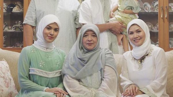 Bikin Adem! Raisa Berhijab di Hari Lebaran