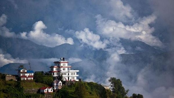 Potret Keren Perkampungan di Atas Awan