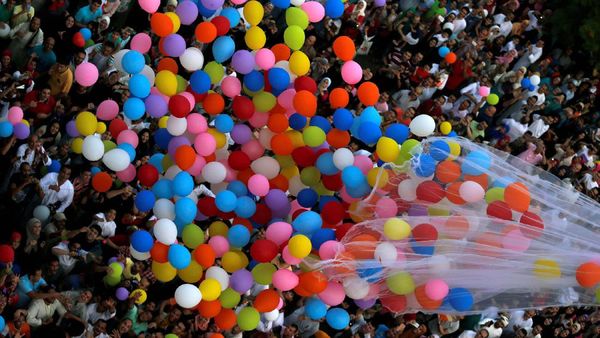 Tradisi Lepas Balon Rayakan Lebaran di Mesir