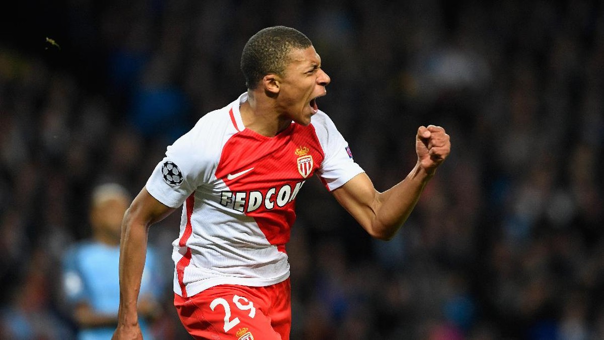 Menurut Raja Monaco, Mbappe tidak akan meninggalkan klubnya dan pergi ke Real Madrid (Foto: Stu Forster/Getty Images)