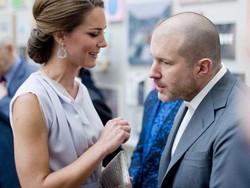 Mengenal Ksatria Inggris di Balik Desain Memikat iPhone