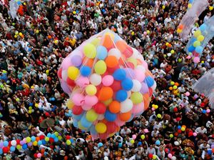 Tradisi Lepas Balon di Idul Fitri: dari Yerusalem hingga Jateng