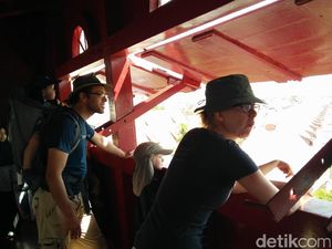 Menara Pandang Syahbandar Penjaringan Pikat Bule dan Warga Jakarta