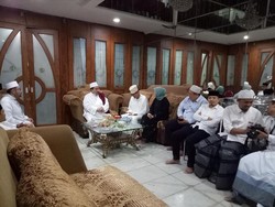 Bergamis Putih, Sandiaga Silaturahmi ke Rumah Habib Assegaf