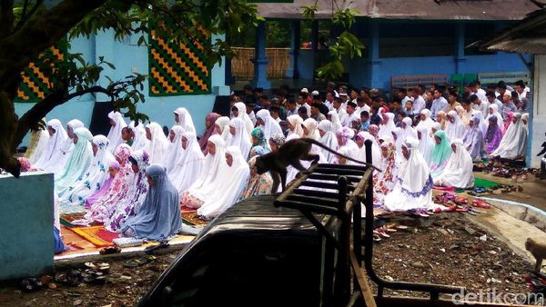 Jemaah Aboge di Banyumas Salat Idul Fitri Hari Ini