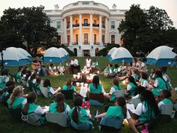 Cerita Bocah 11 Tahun Memotong Rumput Halaman White House