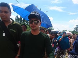 Raffi Ahmad Minta Maaf ke Ibunda Jupe karena Baru Sempat Datang