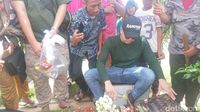Raffi Ahmad Nyekar ke Makam Olga dan Jupe