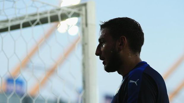 Donnarumma akhirnya teken kontrak baru setelah melewati drama yang panjang.