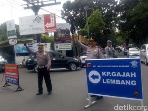 Jalur Menuju Lembang Padat, Kendaraan Dialihkan ke Sersan Bajuri Jalur Menuju Lembang Padat, Kendaraan Dialihkan ke Sersan Bajuri