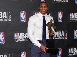 Russell Westbrook Sabet Gelar MVP 2016-17