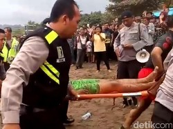 Dua Wisatawan Terseret Ombak Pantai Citepus, Satu Tewas