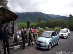 Taman Bunga dan Kebun Raya Cibodas Cianjur Dipadati Wisatawan Taman Bunga dan Kebun Raya Cibodas Cianjur Dipadati Wisatawan