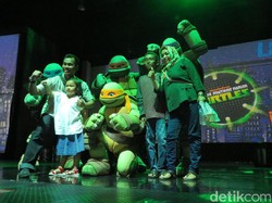 Saat Kura-Kura Ninja Ajak Anak-anak Menari dan Bela Diri di Ancol