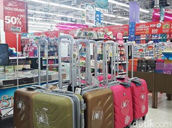 Traveling Kece Pakai Baju-Koper Baru, di Transmart Full Day Sale Diskon 50%+20%