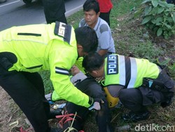 Hindari Truk Rem Blong, Petugas Lantas Polres Subang Patah Kaki