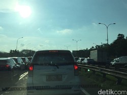 Dampak Antrean Rest Area KM 62, Tol Cikampek Mengular 5 Km