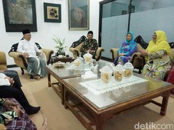 Halalbihalal ke Tebuireng, Mendikbud Juga Ziarah ke Makam Gus Dur