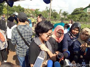 Eva Celia Anggap Sang Nenek Sosok yang Luar Biasa Eva Celia Anggap Sang Nenek Sosok yang Luar Biasa