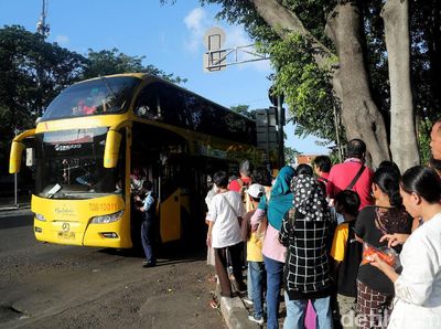 Libur Lebaran, Bus Wisata Ramai Diminati Warga Jakarta