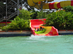 Liburan Seru di Atlantis Ancol Bisa Bawa Pulang Motor