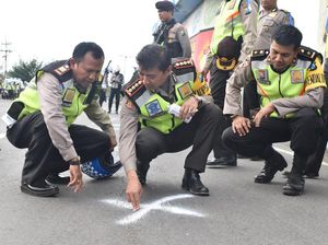 Ini Reaksi Kapolresta Sidoarjo Lihat Aspal di Porong Bergelombang Ini Reaksi Kapolresta Sidoarjo Lihat Aspal di Porong Bergelombang