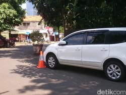 Akhirnya Mobil Tak Bertuan di Depan Kemenkes Diambil Pemiliknya