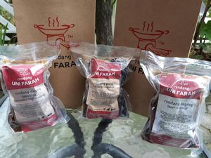 Nikmatnya Rendang khas Minang yang Dimasak dengan Kayu Bakar