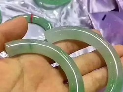 Turis Wanita Pingsan Setelah Patahkan Gelang Senilai Rp 587 Juta