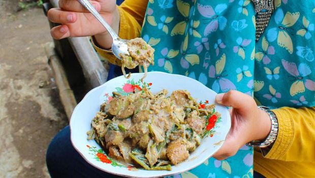 Kuliner Lotek Bongko di Setu Patok, Cirebon
