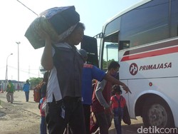 H+3 Lebaran, Arus Balik di Terminal Merak Mulai Ramai