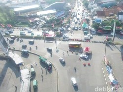Gerbang Tol Cileunyi Arah Bandung Masih Padat Lancar