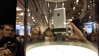 Momen Saat Apple Melahirkan iPhone