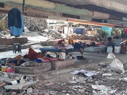 Mereka yang Masih Bertahan di Kolong Tol Kalijodo Pascapenggusuran