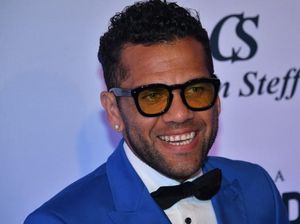 Disebut Ketuaan Main di Barcelona Lagi, Ini Balasan Dani Alves