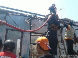 Ditinggal Mudik, Satu Rumah di Kudus Ludes Terbakar