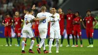 Bravo Gagalkan Tiga Penalti Portugal, Chile ke Final