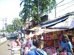 Libur Lebaran, Pedagang Pasar Gembrong Raup Omzet Belasan Juta