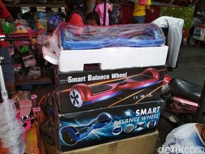 Di Pasar Gembrong Jual Hoverboard Rp 2 Juta, Berminat?