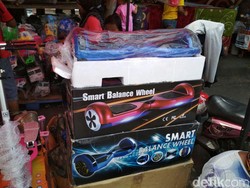 Di Pasar Gembrong Jual Hoverboard Rp 2 Juta, Berminat?