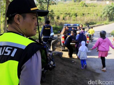 Ojek dan Taksi Gratis dari Polsek Ibun di Lingkar Kamojang