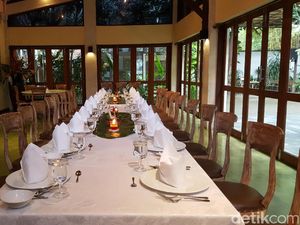 Menutup Malam di Yogya Obama Nikmati Nasi Campur Nusantara dan Tempe Goreng