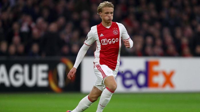 JUDI ONLINE Kasper Dolberg, kehilangan jam tangannya saat sesi latihan bersama Nice. Pencurinya ternyata rekan setim sendiri. (Foto: Dean Mouhtaropoulos/Getty Images)