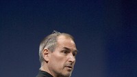 Gol Ramsey pada laga melawan Tottenham Hotpsur pada 2 Oktober 2011 juga diikuti meninggalnya tokoh tenar. Bos Apple Steve Jobs meninggal tiga hari berselang. (Getty Images)