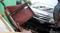 Avanza Seruduk Gerobak Seblak